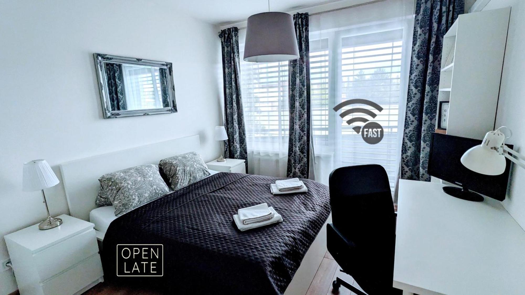 E2 Luxury Oldtown - 2x Parking, Foodstore, Pcscreen, Netflix, Unlimited Music, Crib, Babychair, Fastwifi, Aircon * Koszyce